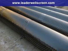 Perforated liner pipe for oil well